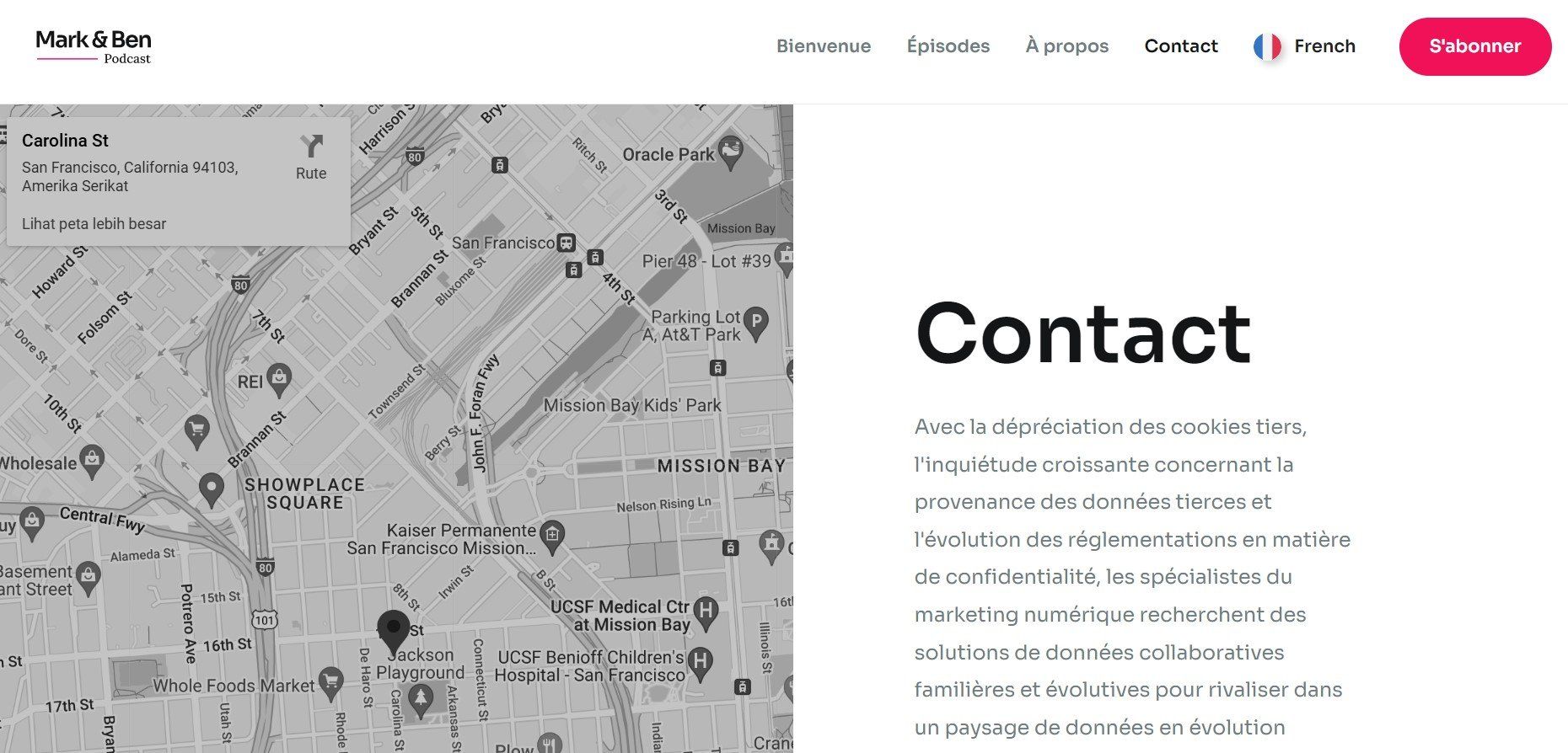 Uma captura de tela de uma página de contato com um mapa. O mapa parece estar em tons de cinza.